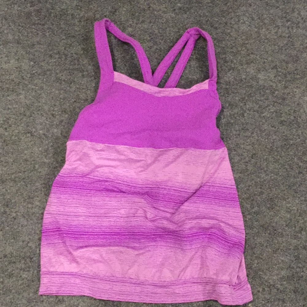Athleta workout top size (M)